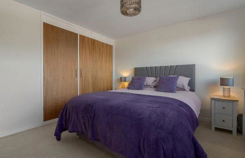 Baywatch Sea View Retreat - Photo 22