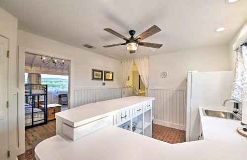 Spacious Getaway about 12 Acres, Views, and Hot Tub! - Foto 12