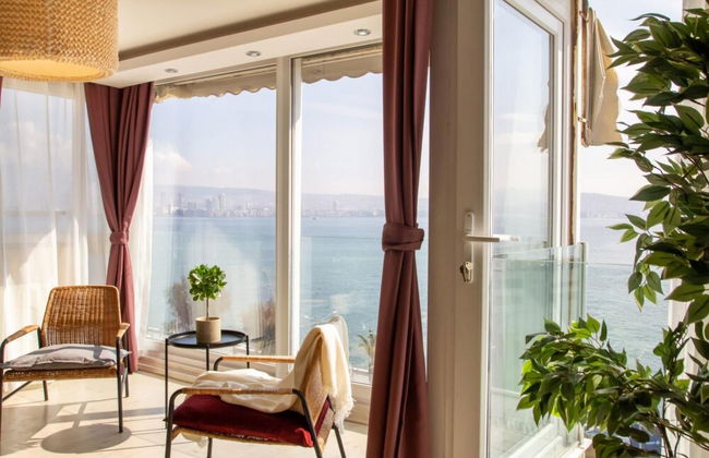 Missafir Exceptional Flat With Sea View in Izmir - Photo 5
