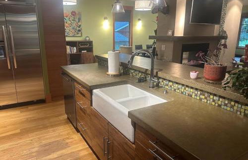 Coveted Creekside Setting, Near Downtown And Bogert Park - Foto 5