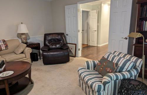 NEW! Stately 3BR25BA near Rockwood - Foto 1