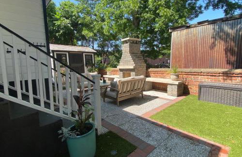 Pelican Hideaway - Charming Home & Entire Backyard - Foto 3