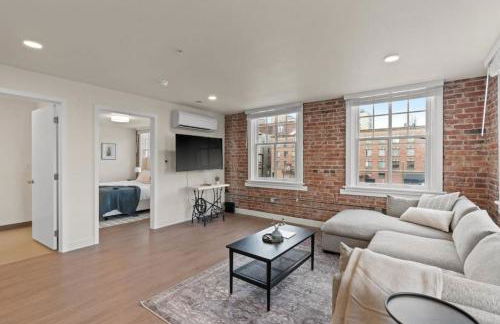 Luxury w King Beds, Pool Table, Central Downtown! - Foto 3