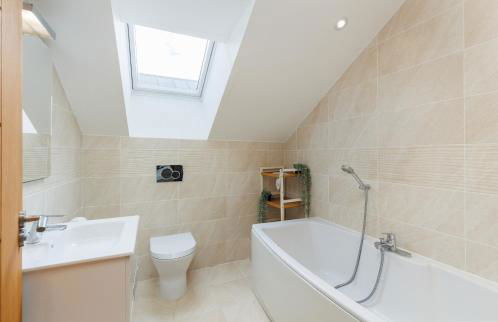 Creek View - A Tranquil Waterside Retreat with a Touch of Luxury and Pontoon - Photo 28