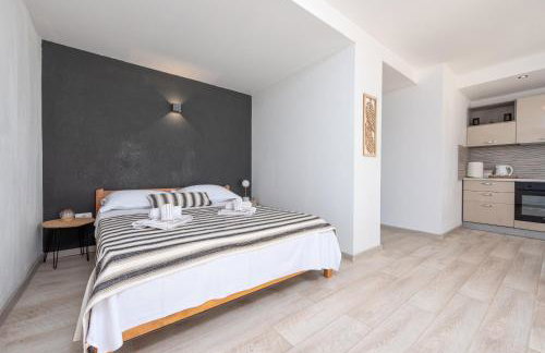 Unique Villa V with large pool - Photo 32