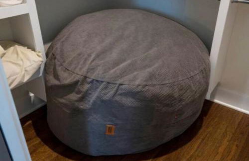 Modern Townhome, Large Game Room, 10min to Downtown! Sleeps 10! - Foto 31