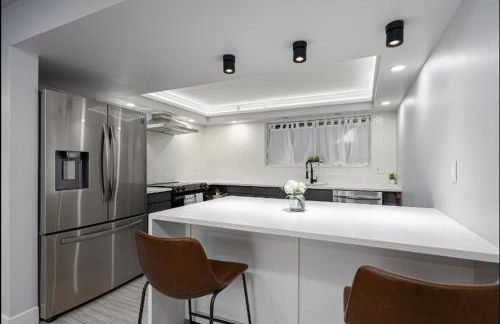 Secluded Gem w-Movie Theater Near Soccer Stadium - Foto 9