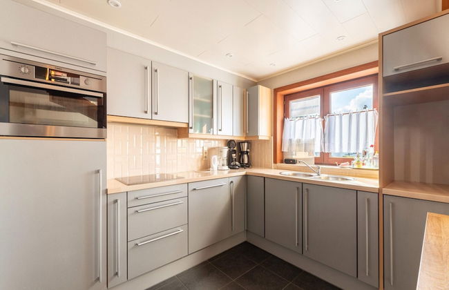 Holiday Home Near Marina With Pool - Photo 8