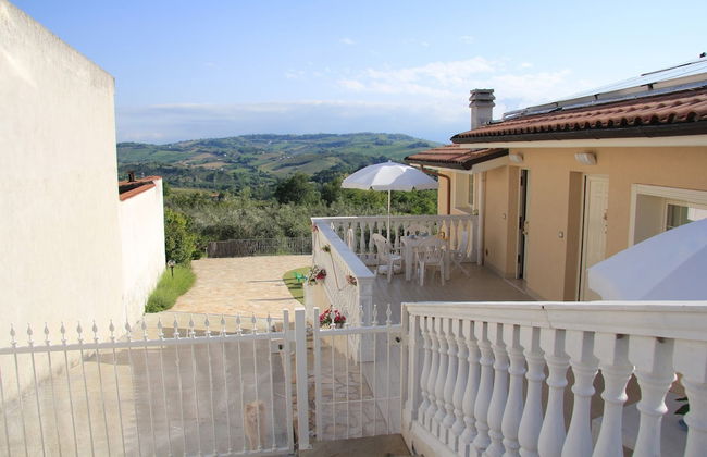 Villa with Salt Water & Heated Pool & Hot Tub near sea - Foto 69