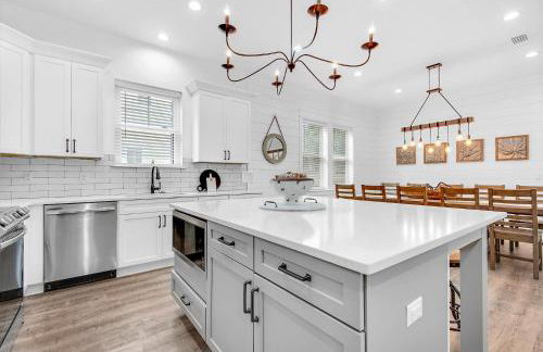 Latitude! New 8 Bedrooms! Beach! - Foto 9