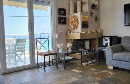 Evita Maisonette, Elegant Beachfront apt, Polychrono - Foto 16