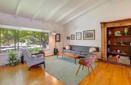 The Modern Ridge House with Yard in Wheat Ridge - Foto 2