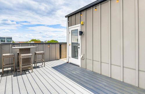 Luxe NW DC Condo with Rooftop Deck 7 Mi to Howard - Foto 16