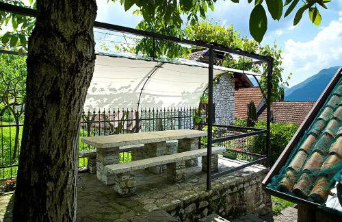 Cottage in Italy With Alpine Fireplace - Foto 37