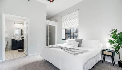 Chic 2BR-Parking, Rooftop,Near Arrowhd & TMobile - Foto 2