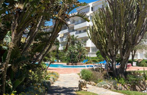 Modern apartment with pool on the beachfront in Marbella by SharingCo - Photo 9