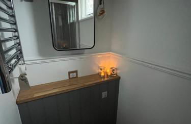 Poachers Hut at Keepers Cottage - Hot Tub & Pizza Oven - Trossachs - Foto 12