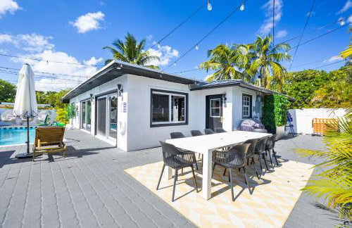 5 Min to Beach - Heated Pool Hot Tub 85 TV's BBQ Games - Foto 63