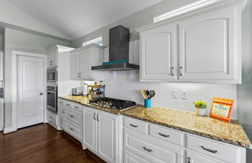 Sand Dollar Beachside 3BR Retreat, Ocean Views, Firepit & Pet Friendly - Foto 24