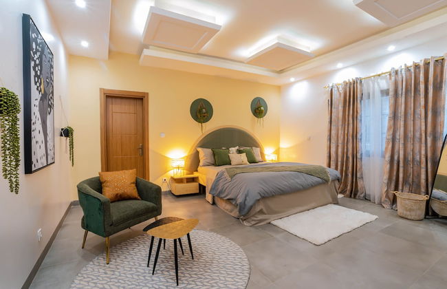 Lighthouse Signature Suites - Photo 6