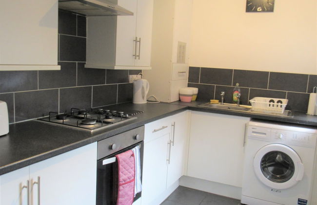 Spacious Apartment Heaton - Photo 7