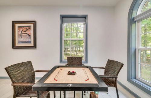 Game Room and Home Theater! Immaculate Poconos Lodge - Foto 15