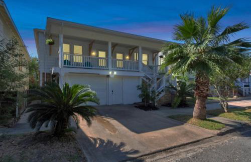 M Street Double Top Floor of a Historic Triplex Sleeps 12 Walk to Beach - Foto 1