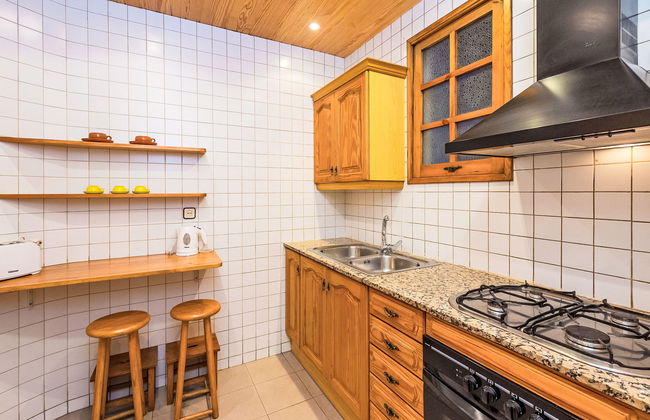 2 bedroom Apartment in Barcelona - Photo 9