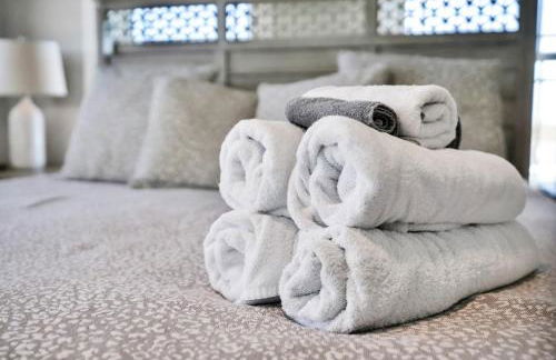 Walkable Topsail Retreat with Hot Tub and Views - Foto 30