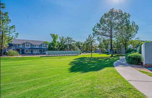 Cozy 3 Bedrooms Town home in Chandler with community pool - Foto 13