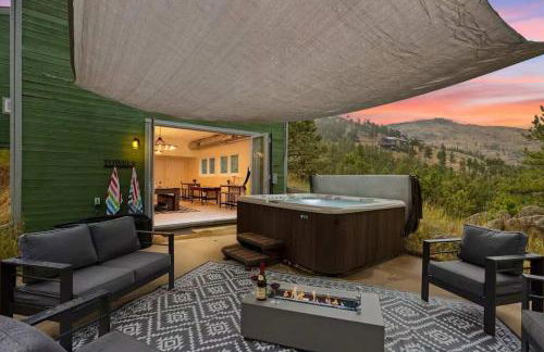 15 min to Boulder Rope Course Hot Tub & Views - Photo 1