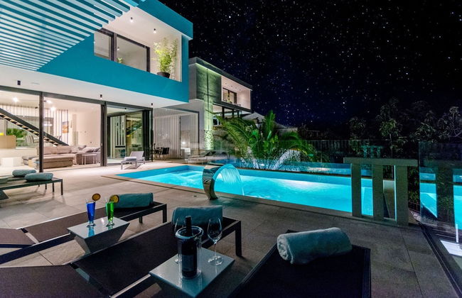 Luxury Villa Luna with Swimming Pool - Photo 16