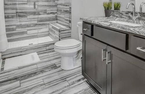 Nash Getaway - Private Rooftop Patio - Sleeps 12 - Foto 16