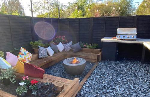 Tipsy Cottage with fire-pit and BBQ - Foto 1