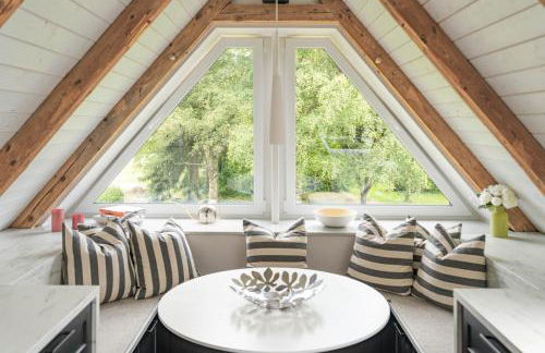 Traumhafte Ferienwohnung am Park, großer Balkon, voll ausgestattete Küche, Schreibtisch, WiFi, Smart TV, Carport, Wallbox, Fahrräder - Foto 23