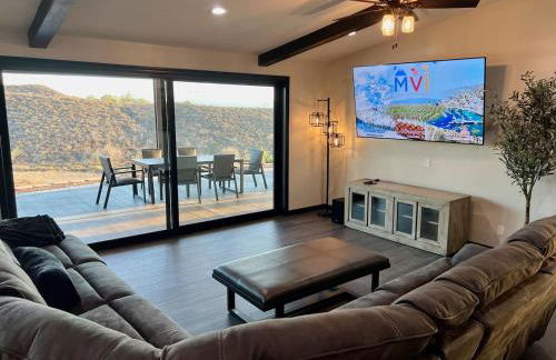 Winery Getaway with Spa and Amazing Hilltop View - Foto 3