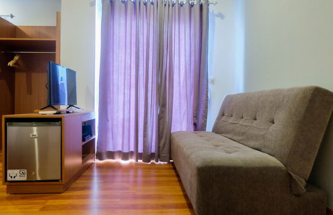 Azalea Suites Cikarang Studio Apartment with Bathtub - Photo 8