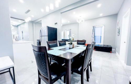 Perfect 6BR Stay Near Niagara Falls & Attractions - Foto 12