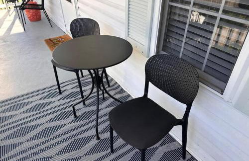 Orange Crush Cottage- Downtown Beaches & Dining - Photo 4