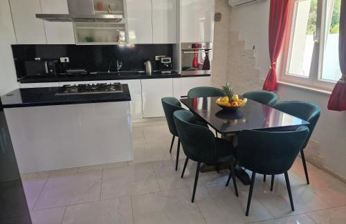 Apartment Casa Lumina - 5 minutes to the airport - Foto 55