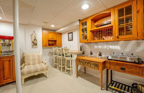 The J Luxury Villa - Southampton Poolside Retreat with Sauna - Foto 33