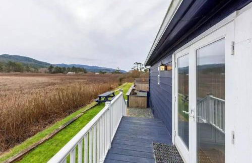 Tiki Escape w/ Amazing Mountain and Marsh Backdrop - Foto 42