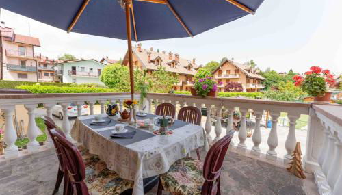 Lhousing - Tricamere con due bagni in centro - Foto 1, Garden view