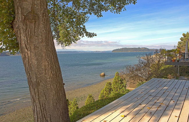 Four Stone Beach House - Photo 14