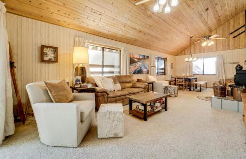 6 Mi to Sugar Bowl Resort Soda Springs Cabin! - Foto 4