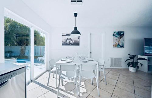 2BR Home with Private Pool, Fire Pit and Grill - Foto 30