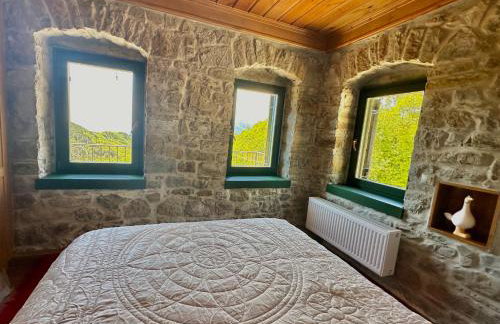 Waterfall Kataraktis Vatatsi - Foto 16