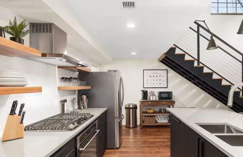 Downtown Luxe Historic Roots & Private Parking - Foto 9