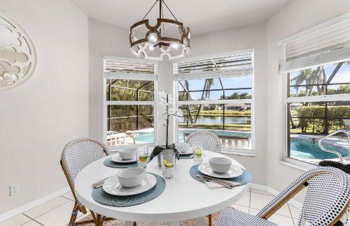 Lazy days and lake views. Beautiful Naples pool home - Foto 27