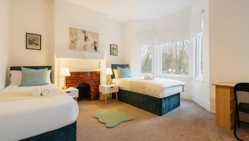 Spacious Retreat 5 Beds Sleeps 8 Free Parking - Foto 4